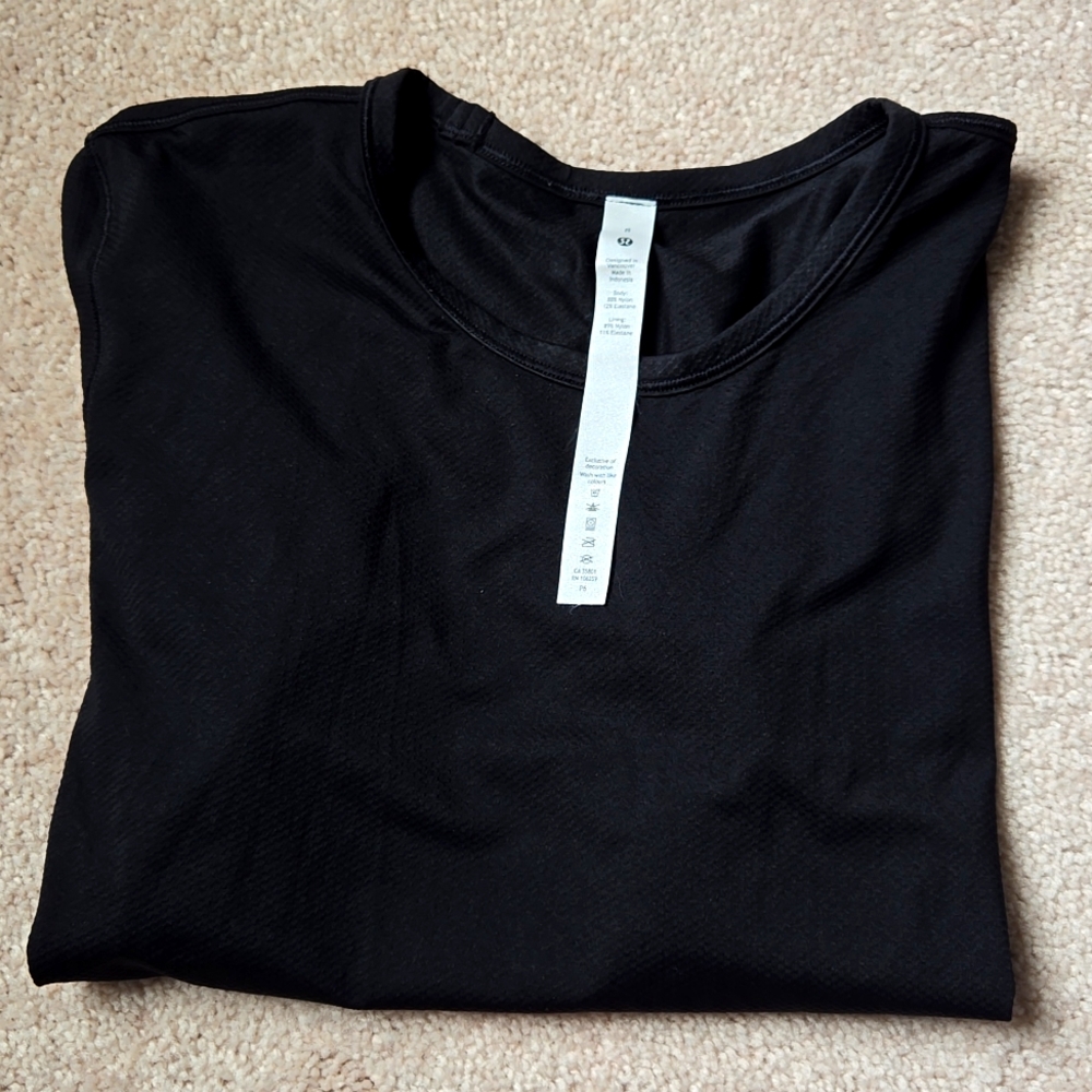 Lululemon athletic cropped workout tee